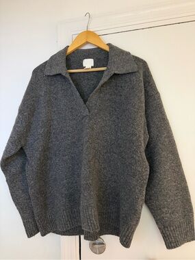 H&M Gray Women's V-Neck Collared Sweater